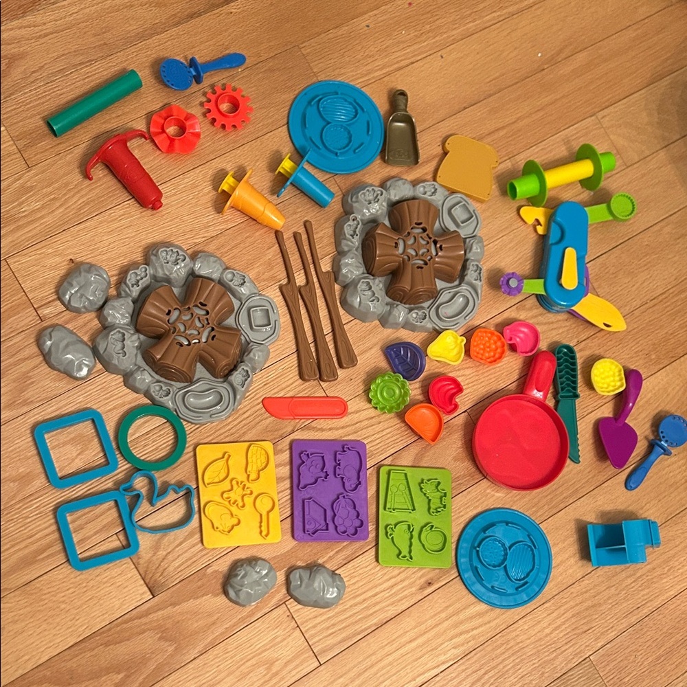 Play-Doh and Tool Set (Campfire Set & Additional Tools)